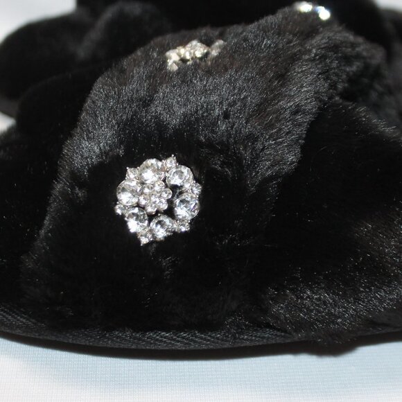 NWT Jessica Simpson Black Fur and Rhinestone Memory Foam Slippers - Picture 8 of 12
